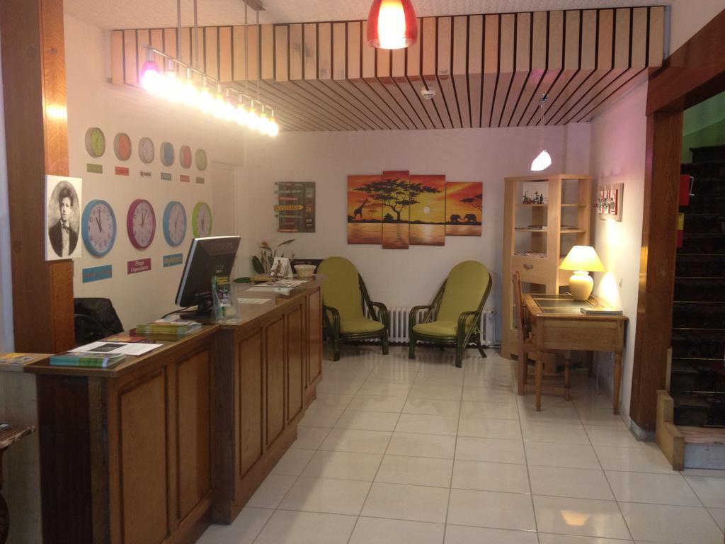 Hotel Couleurs Sud Centre-Ville Gare Charleville-Mézières Buitenkant foto
